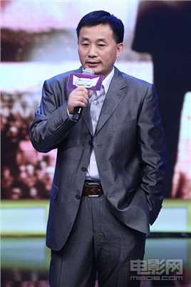 穿透高墙的阳光石磊