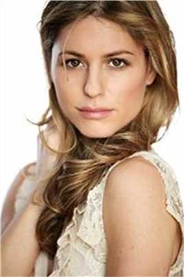 7女巫Persephone Apostolou