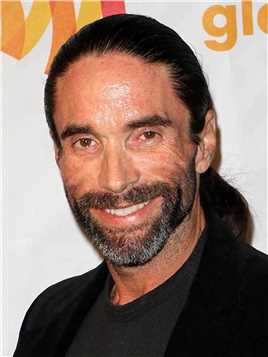 百战天虫Zeke Pleshette