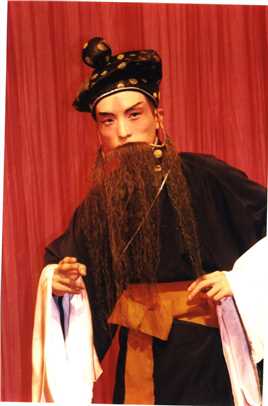 受益人大排档车主