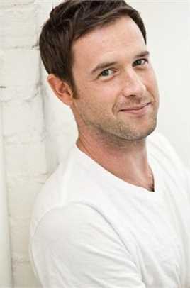 一条狗的回家路Tom Rooker警官