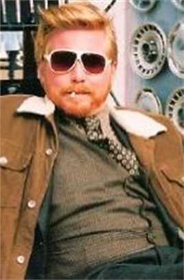 滑稽人物MySpace Escort