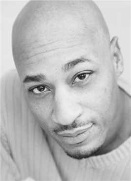 转轮手枪Terence Maynard