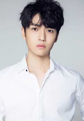 实习女捕快小王子耶律希