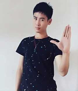 我是路人甲的扮演者是罗伟聪