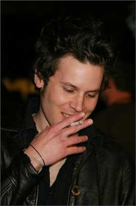 寻找弗兰肯斯坦的扮演者是克里丝·莱切