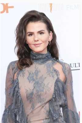 子宫丽贝卡（幼时）