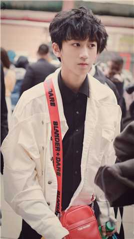 少年如歌的扮演者是池忆