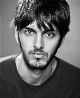 永不屈服Jez Nichols