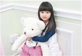 三个爸爸一个妈妈大一点点的荷萱