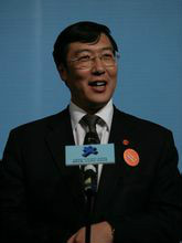 别拿自己不当干部邓伟