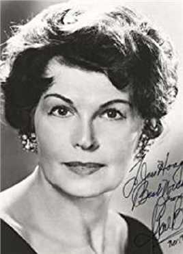 苦雨恋春风Hotel Floorlady