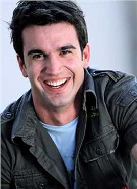 嗜血破晓Young Vampire Cadet