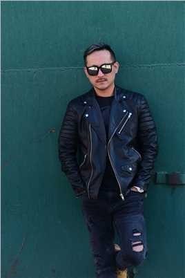 仅剩一口的青春刘正