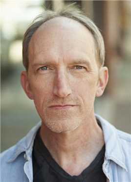 猫眼Attendant (uncredited)