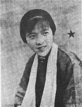 不堪回首何素芸