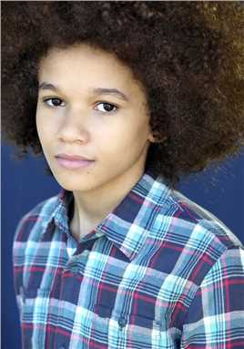 最后的女巫猎人Armani的扮演者是阿玛尼·杰克逊