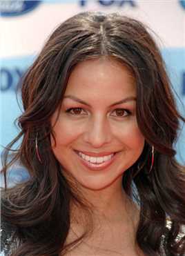 鼠来宝2Julie的扮演者是Anjelah N. Johnson