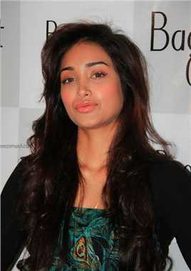 未知死亡的扮演者是吉雅·可汗