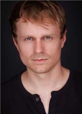 圣诞前夜克里斯罗伯茨集团