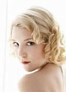 不死鸟年轻女子