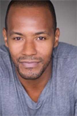 掷地有声的扮演者是麦金利·弗里曼