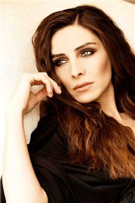 巴勒斯坦恶狼谷的扮演者是Nur Aysan