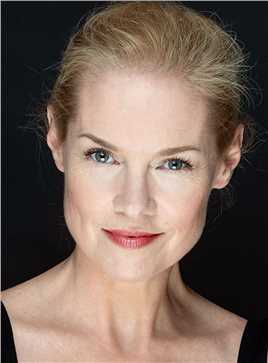 魔女嘉莉Eleanor Snell