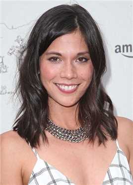 随波逐流Teenage Girl at Dive Restaurant 