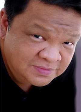 随波逐流Guy at Dive Restaurant