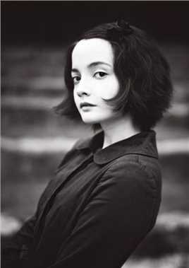 巴比伦柏林第三季Tilly Brooks