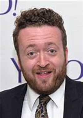 天生不配的扮演者是Neil Casey