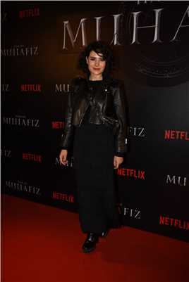 与人为恶Nashim Hussani的扮演者是贝尔奇姆·比尔金