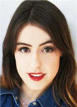 巨鳄战狂蟒的扮演者是Ali Eagle