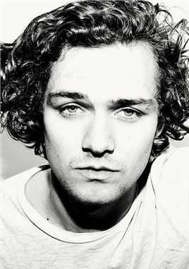 冲破囚笼的扮演者是菲恩·琼斯