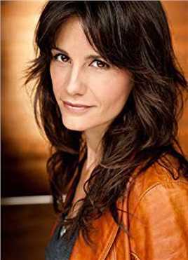 瘦长鬼影Hallie's Mother