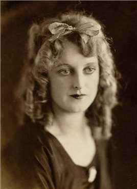 感谢您的服役汉娜·多斯特