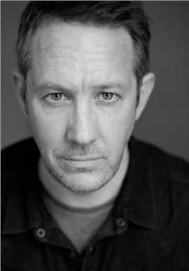 水底禁锢艾伦·麦肯纳