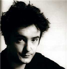 布莱克书店的扮演者是Dylan Moran