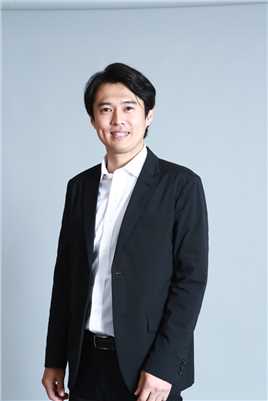 Elpis-希望、或者..《新闻8》的新任副主播