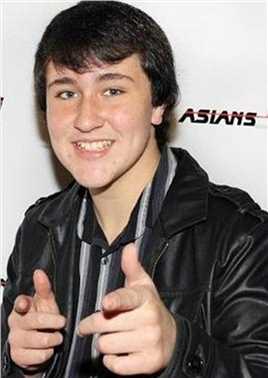 黑色大丽花Tyler Jenson