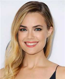 四个婚礼和一个葬礼20..的扮演者是瑞贝卡·瑞滕豪斯