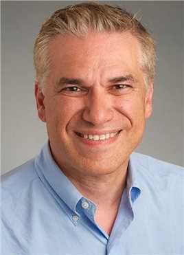 马斯顿教授与神奇女侠记者