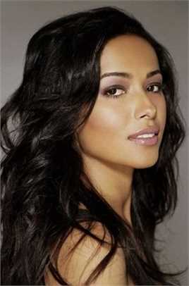 饥饿游戏3：嘲笑鸟（下）Enobaria