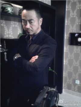 不知东方既白张丰年