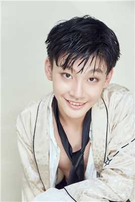 超越少年郝超越