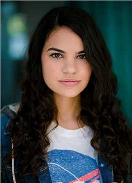 安娜贝尔3：鬼娃回家Young Woman in Car