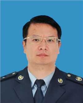 继父回家刘所长