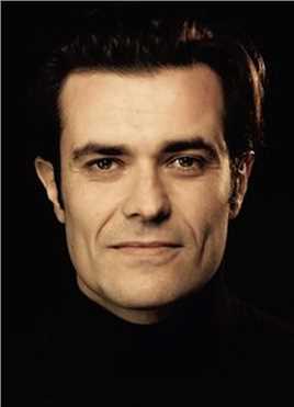 遗产的扮演者是阿尔巴诺·杰罗尼莫