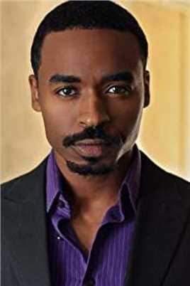 机器人战警Officer Marks